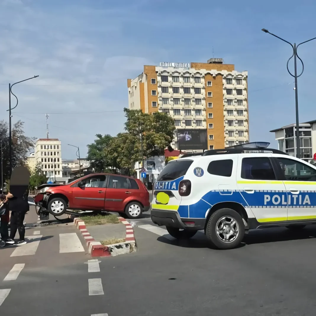 Doi pietoni, loviți pe trecere în zona Big din Focșani